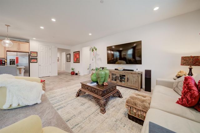 8801 Prelude Way, Elk Grove, CA 95757