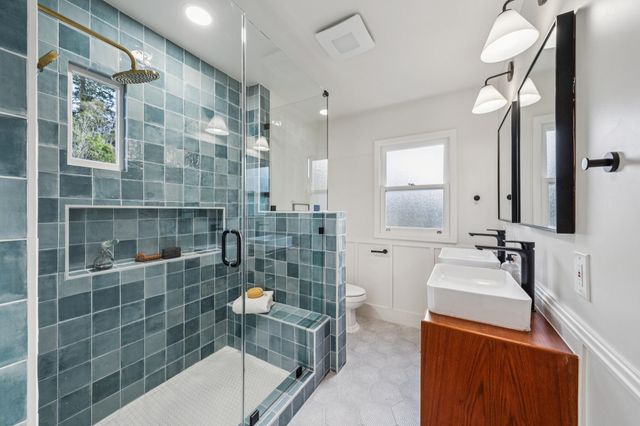 5275 Proctor Avenue, Oakland, CA 94618