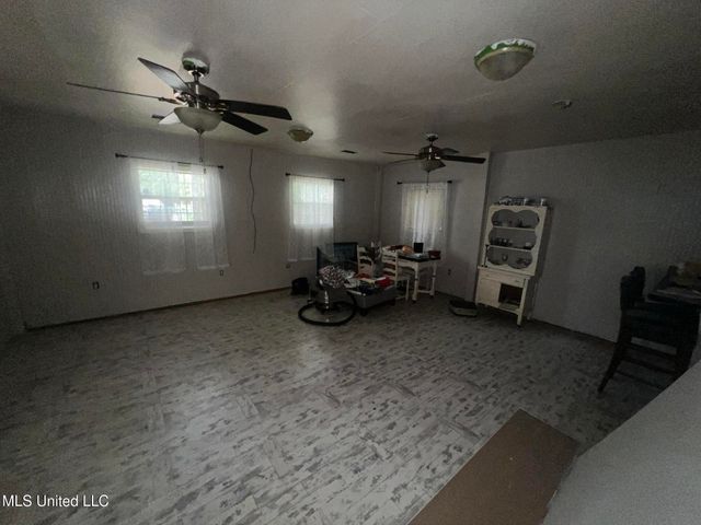 207 Vacation Lane, Waveland, MS 39576