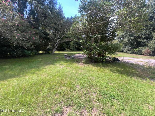 207 Vacation Lane, Waveland, MS 39576