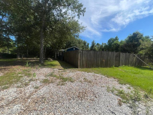 207 Vacation Lane, Waveland, MS 39576