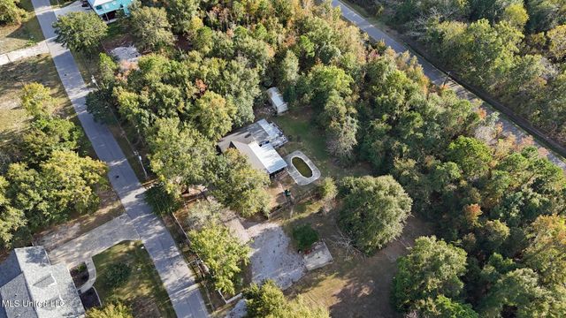 207 Vacation Lane, Waveland, MS 39576