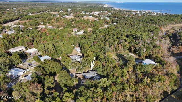 207 Vacation Lane, Waveland, MS 39576