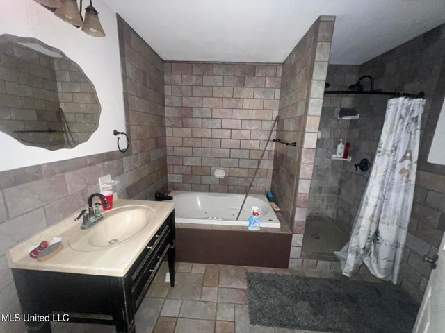 207 Vacation Lane, Waveland, MS 39576