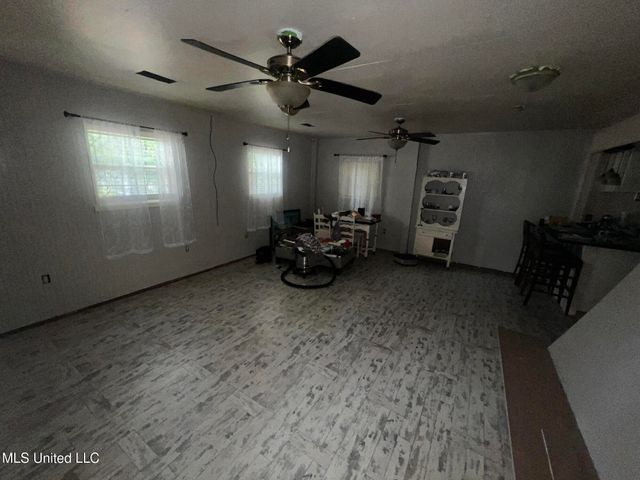 207 Vacation Lane, Waveland, MS 39576