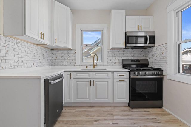 250 N Henninger STREET, Mayville, WI 53050