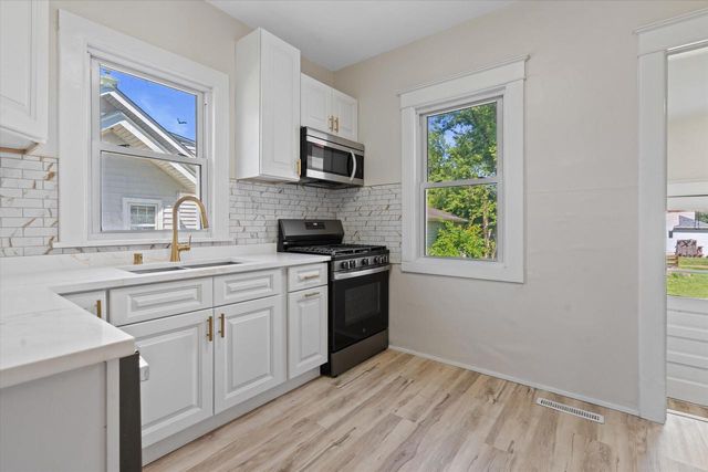 250 N Henninger STREET, Mayville, WI 53050
