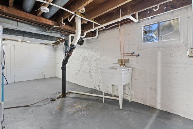 250 N Henninger STREET, Mayville, WI 53050