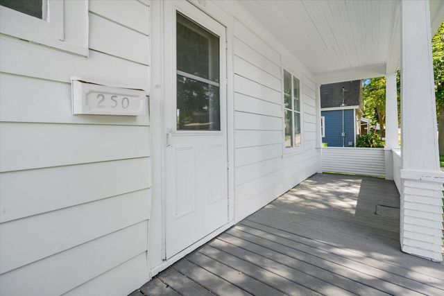 250 N Henninger STREET, Mayville, WI 53050