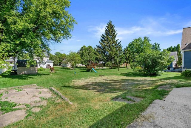 250 N Henninger STREET, Mayville, WI 53050