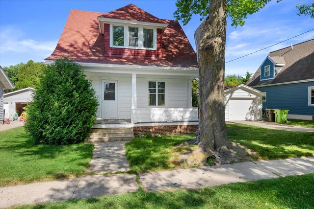 250 N Henninger STREET, Mayville, WI 53050