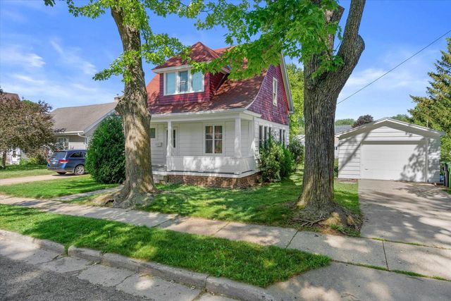 250 N Henninger STREET, Mayville, WI 53050