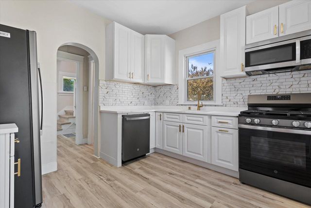 250 N Henninger STREET, Mayville, WI 53050