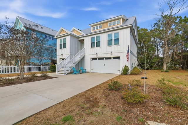48 Seagrass Ct., Pawleys Island, SC 29585