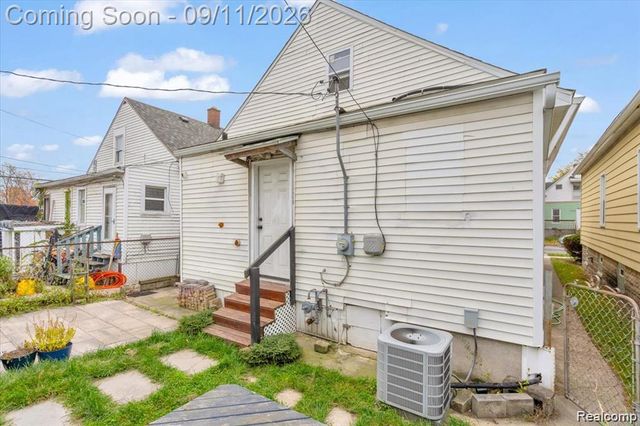 2997 Hanley Street, Hamtramck, MI 48212