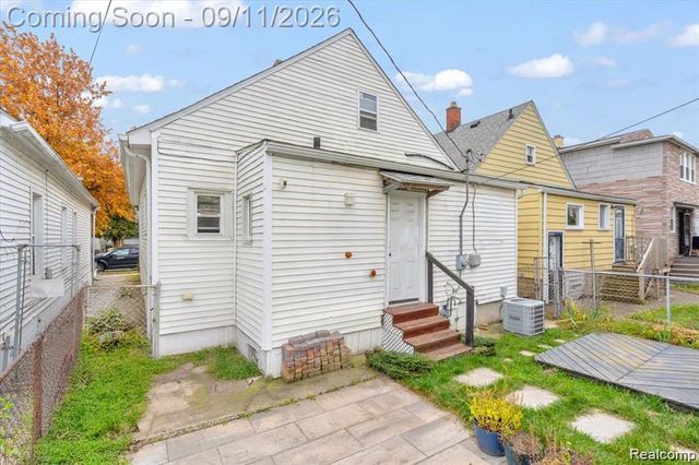 2997 Hanley Street, Hamtramck, MI 48212