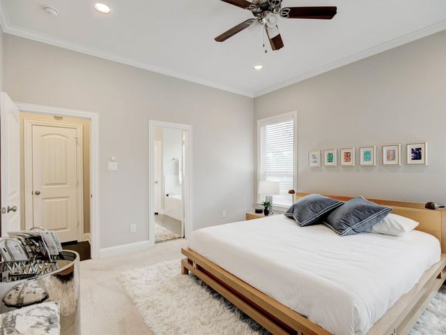 2700 Gladstone Drive, Dallas, TX 75211