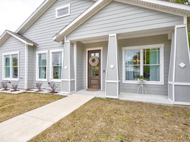 2700 Gladstone Drive, Dallas, TX 75211