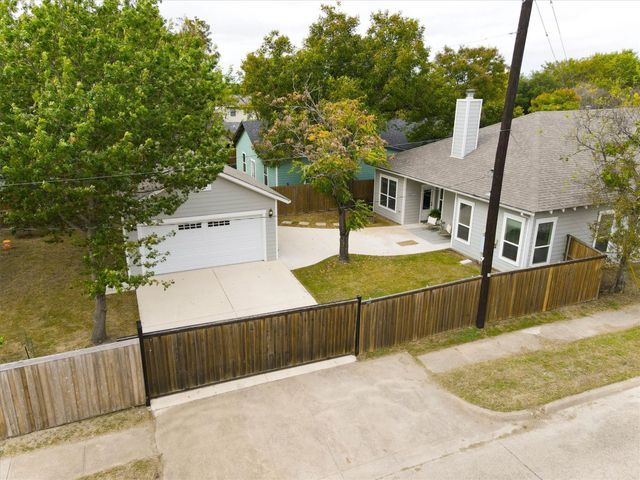 2700 Gladstone Drive, Dallas, TX 75211