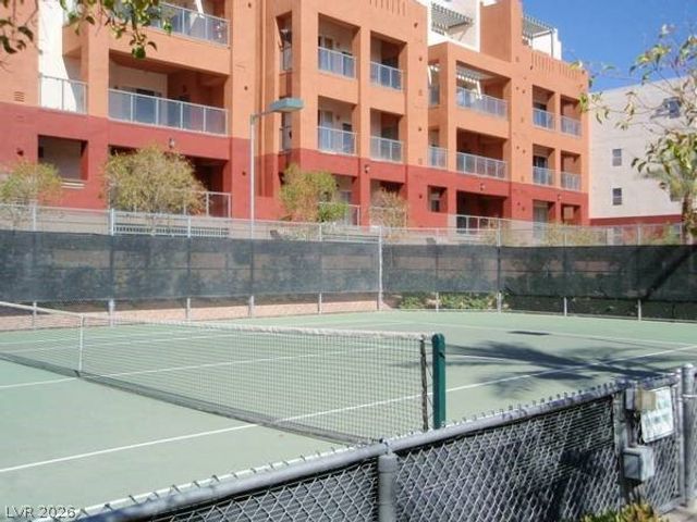 31 East Agate Avenue 404, Las Vegas, NV 89123