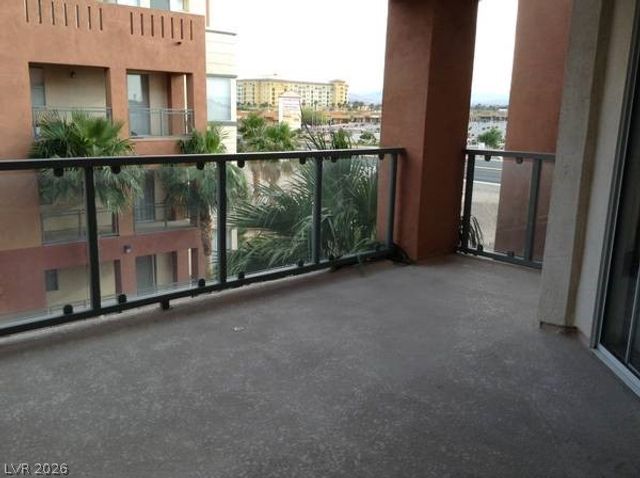 31 East Agate Avenue 404, Las Vegas, NV 89123