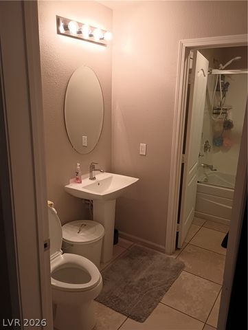 31 East Agate Avenue 404, Las Vegas, NV 89123