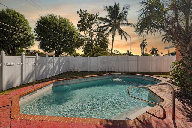 1412 NW 63rd Ave, Margate, FL 33063