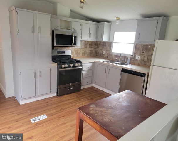 42 VIRGINIA AVE, Birdsboro, PA 19508