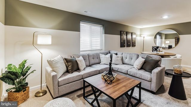 113 WINDING RD, Forks Township, PA 18040