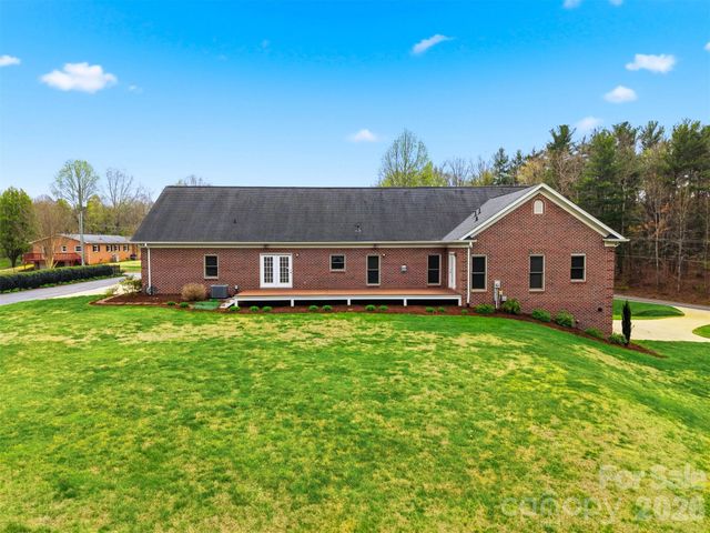 3330 Shamrock Heights, Hudson, NC 28638