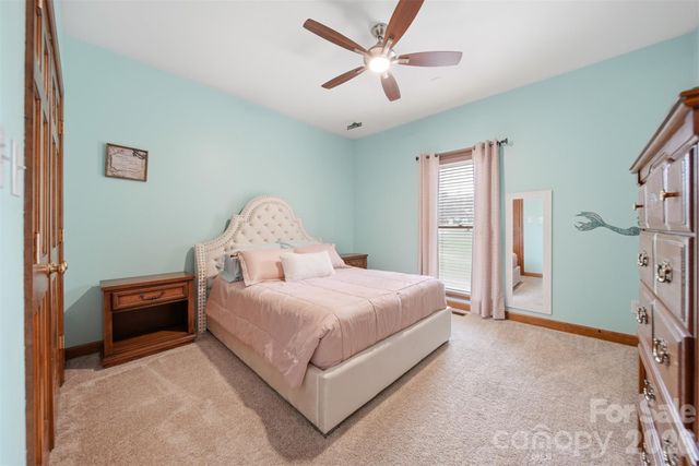 3330 Shamrock Heights, Hudson, NC 28638