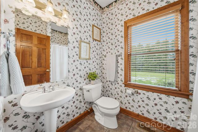 3330 Shamrock Heights, Hudson, NC 28638
