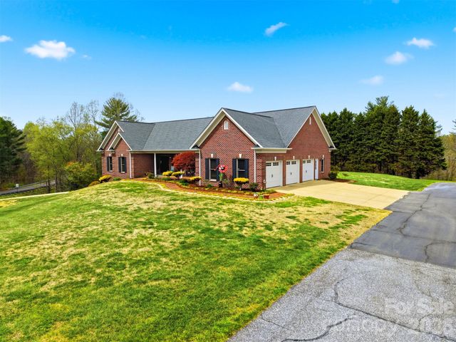 3330 Shamrock Heights, Hudson, NC 28638