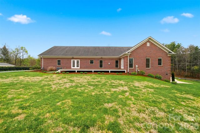 3330 Shamrock Heights, Hudson, NC 28638
