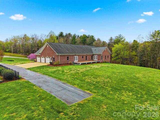 3330 Shamrock Heights, Hudson, NC 28638
