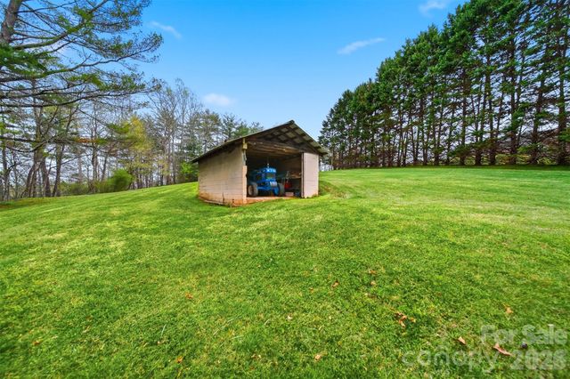 3330 Shamrock Heights, Hudson, NC 28638