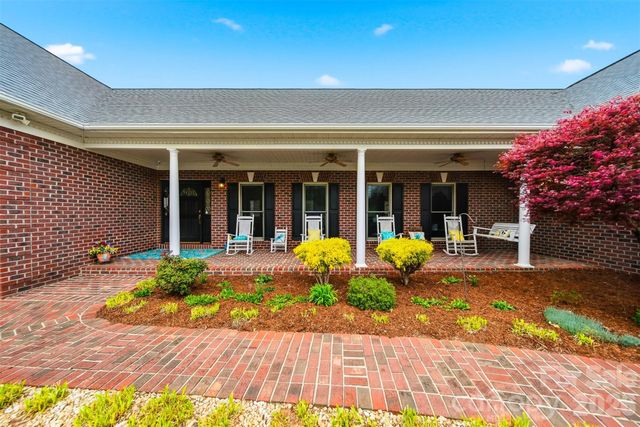 3330 Shamrock Heights, Hudson, NC 28638