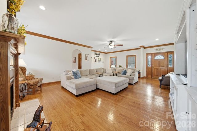 3330 Shamrock Heights, Hudson, NC 28638