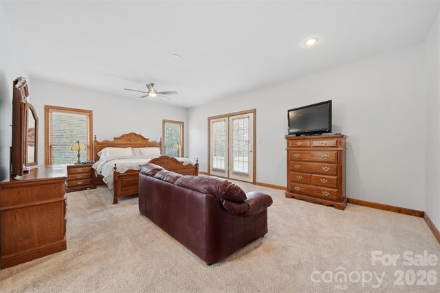 3330 Shamrock Heights, Hudson, NC 28638