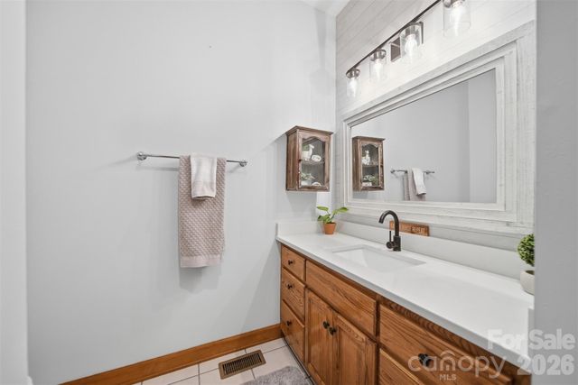 3330 Shamrock Heights, Hudson, NC 28638