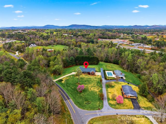 3330 Shamrock Heights, Hudson, NC 28638
