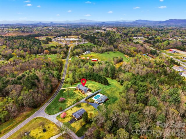 3330 Shamrock Heights, Hudson, NC 28638