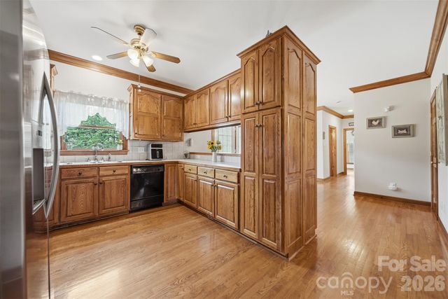 3330 Shamrock Heights, Hudson, NC 28638