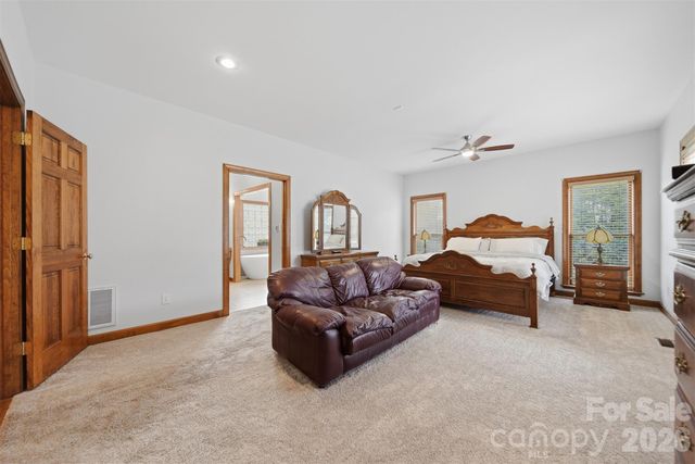 3330 Shamrock Heights, Hudson, NC 28638