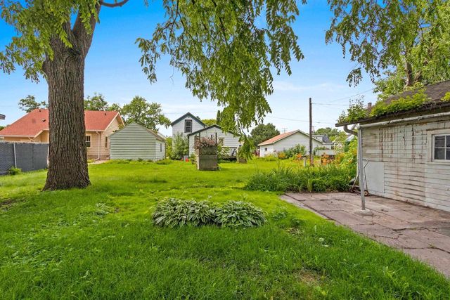 215 N STATE STREET, Appleton, WI 54911