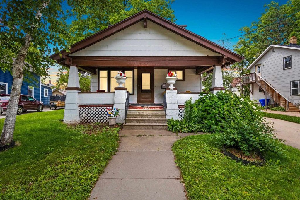 215 N STATE STREET, Appleton, WI 54911