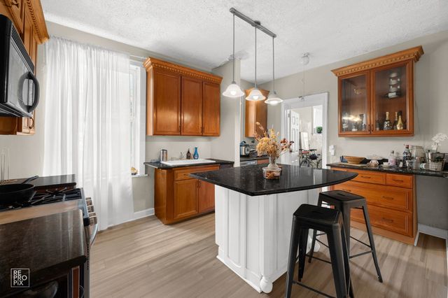 7000 S Paxton Avenue 1N, Chicago, IL 60649