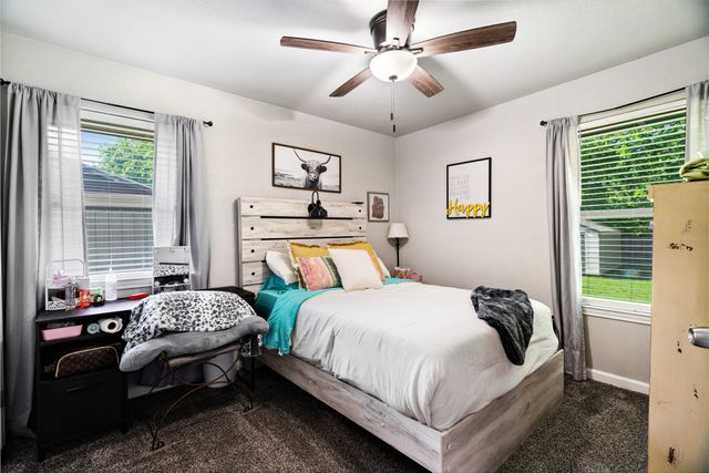 240 Elizabeth Lane, Blossom, TX 75416