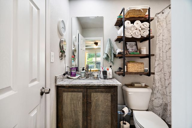 240 Elizabeth Lane, Blossom, TX 75416