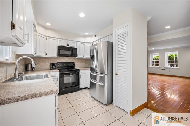 4 Hopkinson Court, East Brunswick, NJ 08816